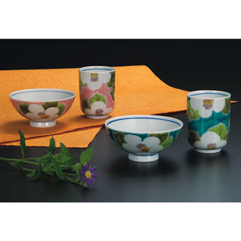 �r�� �F�G��