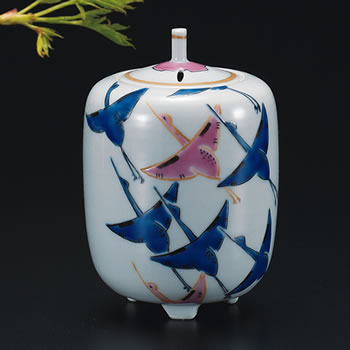 4�����F ����