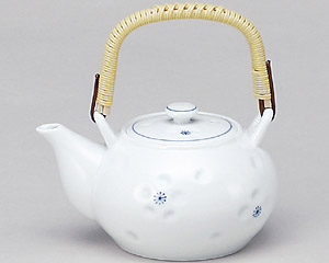 �~��4���y�r