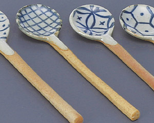 �y���X�v�[���i�q