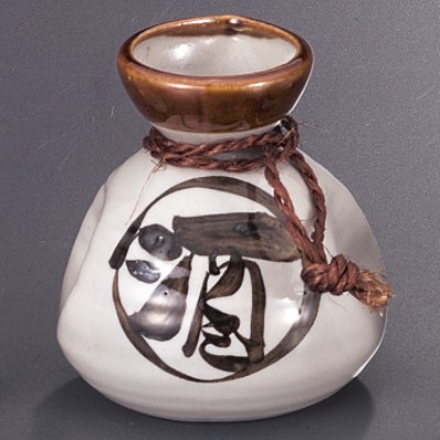 Containers for SAKE 32233