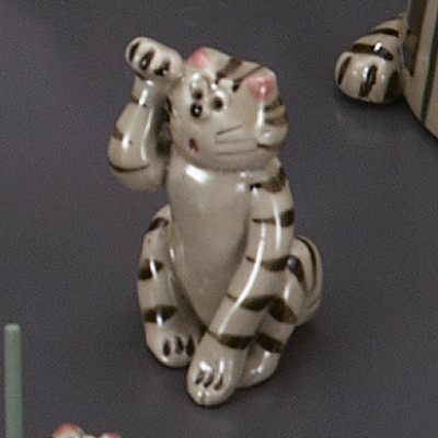 �����L�i�E�j�i�{�j