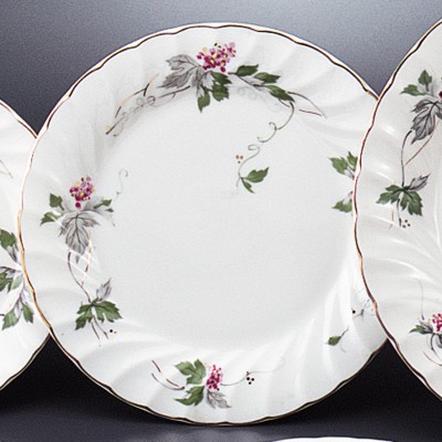 Collection of Western Plates 53902