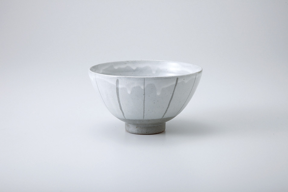 �������\�������q