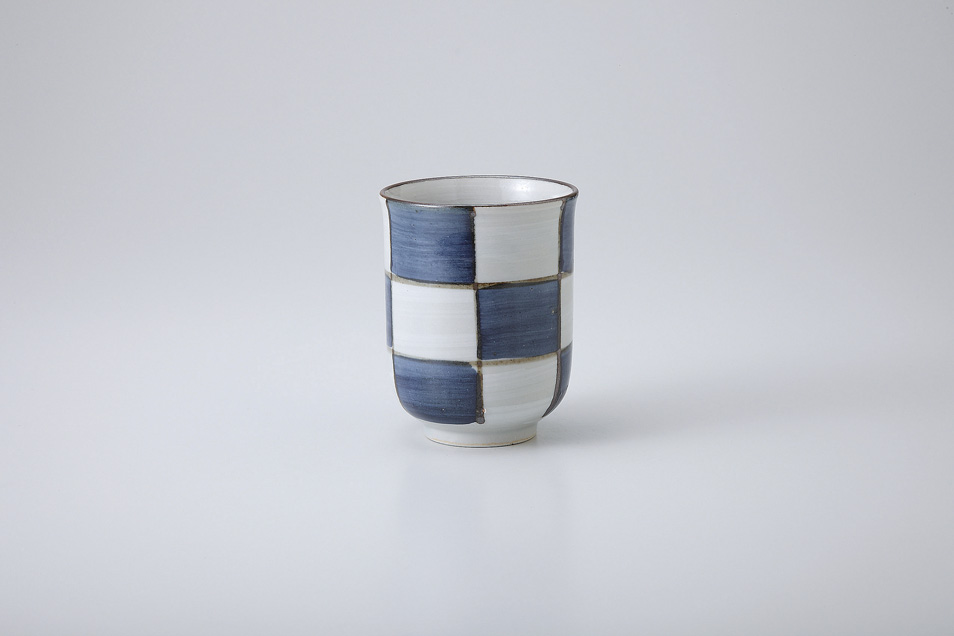 �s������