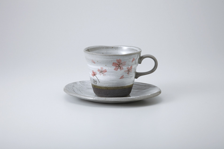 �Ԃ����ԃR�[�q�[�b�^�r