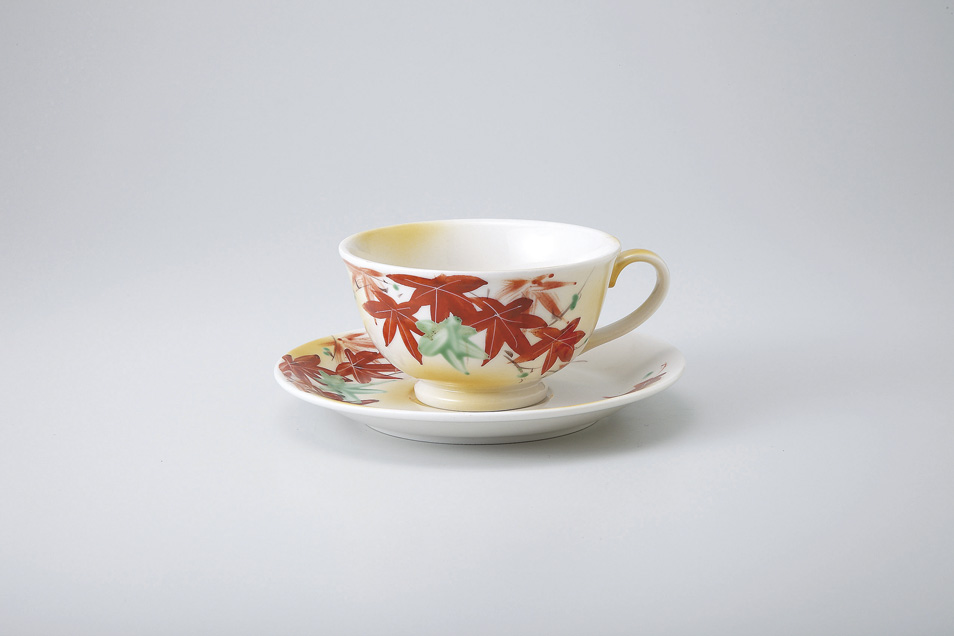 �H�C�g���b�^�r