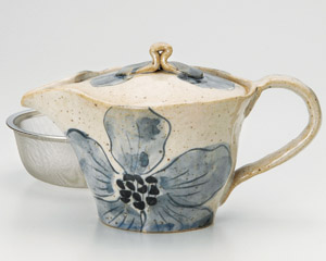 �Ђ��t�|�b�g�}�{